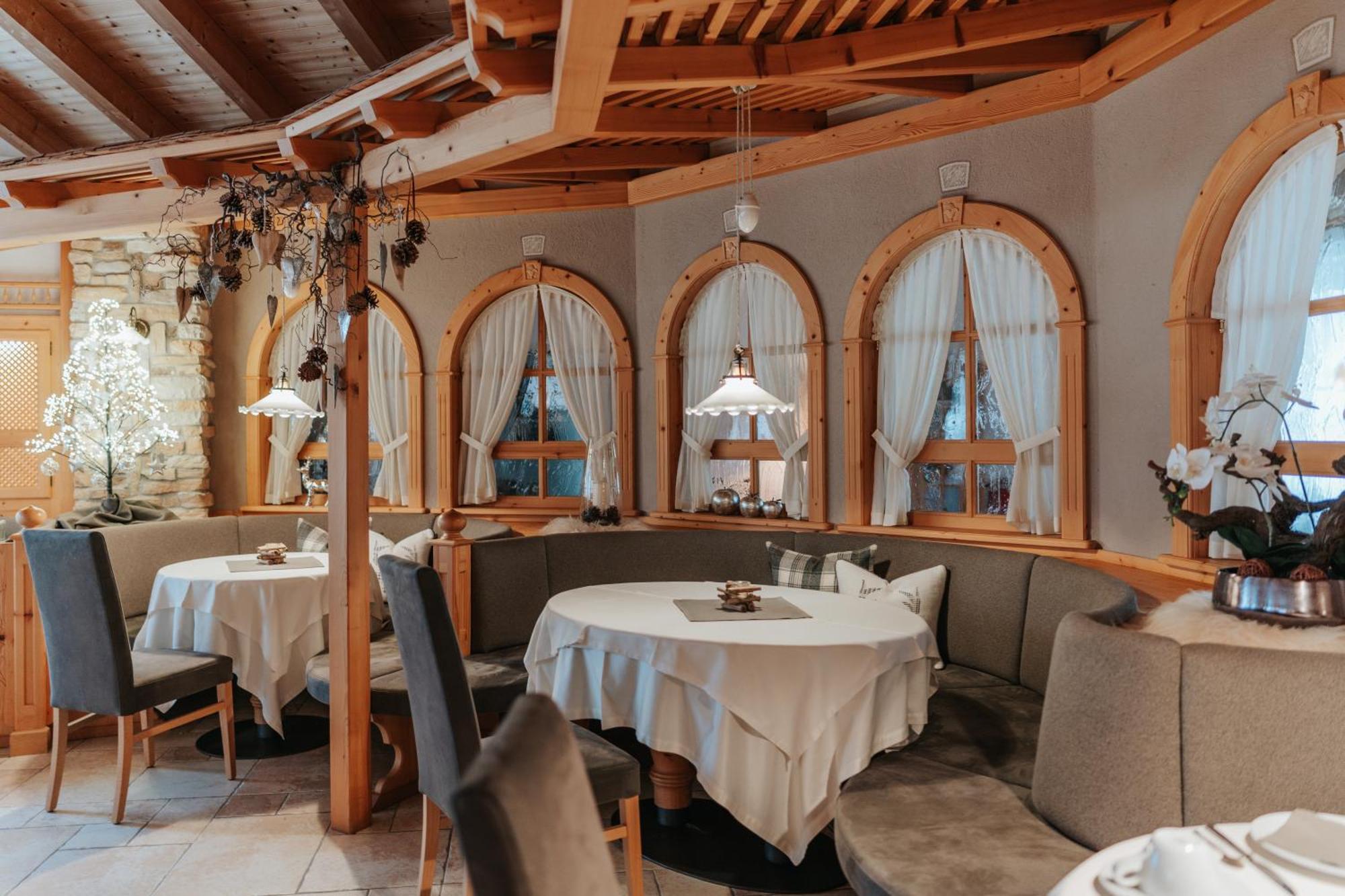 B&B Hotel Mirabel Ортизей Екстериор снимка