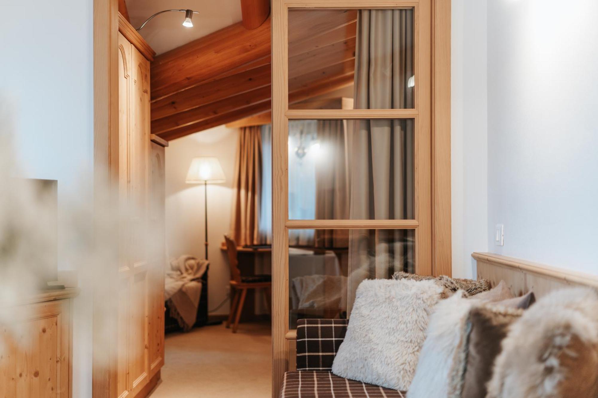 B&B Hotel Mirabel Ортизей Екстериор снимка