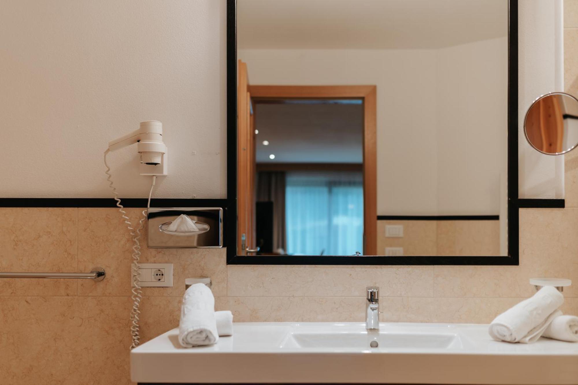 B&B Hotel Mirabel Ортизей Стая снимка
