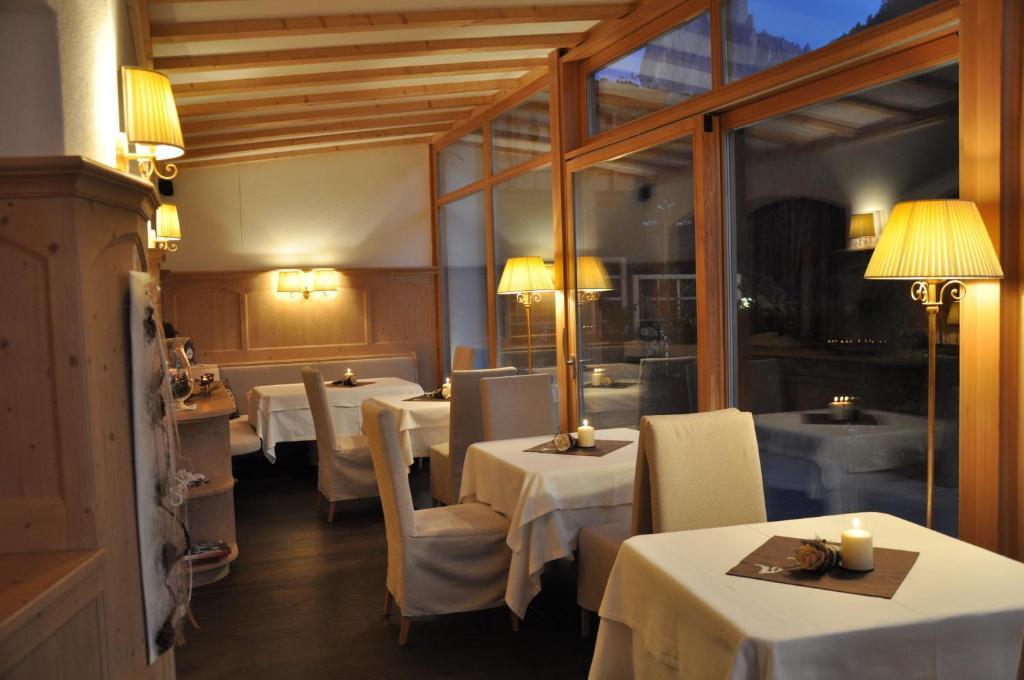 B&B Hotel Mirabel Ортизей Екстериор снимка
